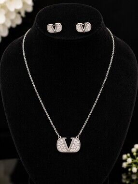22kgp Dubai Jewelry Crystal Pendant Necklace and Stud Earrings Set - Silver